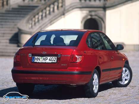 Hyundai Elantra - Heckansicht (Fließheck)