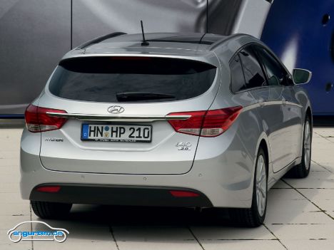 Hyundai i40cw - Der Preis für den Hyundai i40cw beginnt bei 23.390 Euro für den 1.6 Liter Motor mit 135PS.