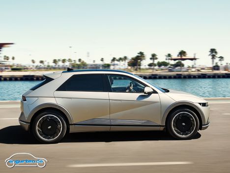 Hyundai ionic 5 - Eine größere Motorisierung verfügt ebenfalls über Heckantrieb aber mit 229 PS und liegt bei etwa 48.000 Euro. Die Batterie fasst 77,4 kWh.
