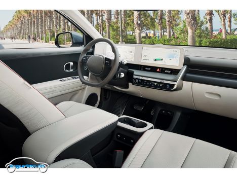 Hyundai ionic 5 - Innen ist der Ioniq 5 bereits in der Basisversion komplett digital.