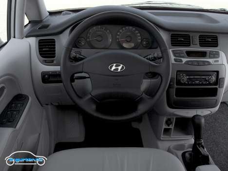 Hyundai Trajet - Innenraum: Cockpit