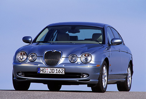 Jaguar S-Type - Front