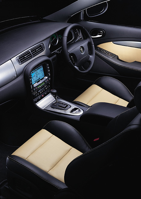 Jaguar S-Type - Cockpit