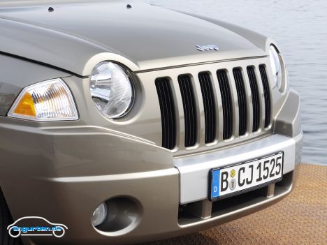 Jeep Compass, Frontscheinwerfer, Kühlergrill Detail