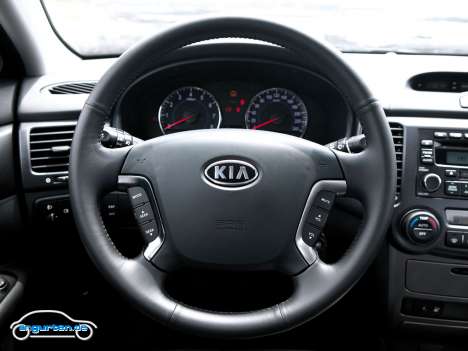 Kia Magentis - Innenraum: Lenkrad, Cockpit