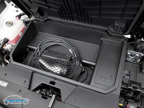 Kia Niro EV 2022 - … das oder die Ladekabel.