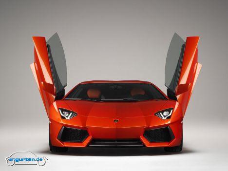 Lamborghini Aventador - 700 PS (515 kW) - 350 km/h Spitze und von 0 auf 100 in 2,9 Sekunden.