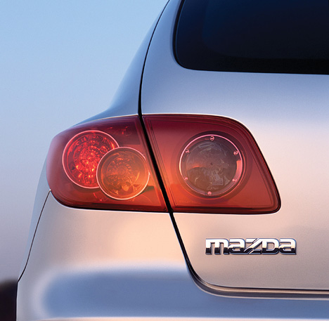 Mazda 3, Heckleuchten rot