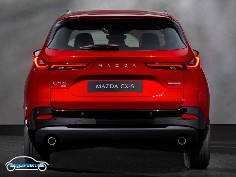 Mazda CX-5 2026 - Edler look: Die recht dünne Schrift am Heck und die schlanken Rückleuchten.