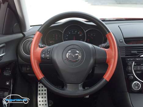 Mazda RX 8 - Lenkrad und Instrumente