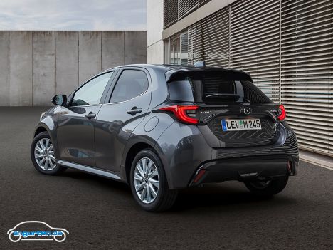 Hybrid - das noch zu erwähnen - heißt in diesem Fall übrigens nicht Plug-In. Ladbar ist der Mazda2 Hybrid nicht.