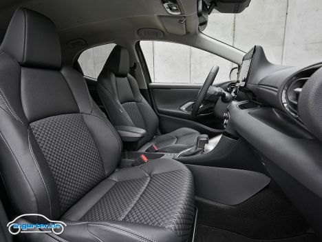 Der neue Mazda2 Hybrid - Vordersitze