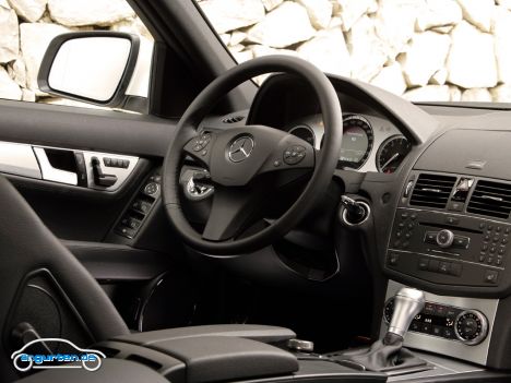 Mercedes-Benz C-Klasse, Cockpit