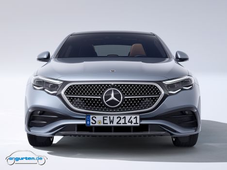 Die neue E-Klasse Limousine W 214 (2023) - Design bei AMG Line Paket / Ausstattung. Farbe: Hightechsilber