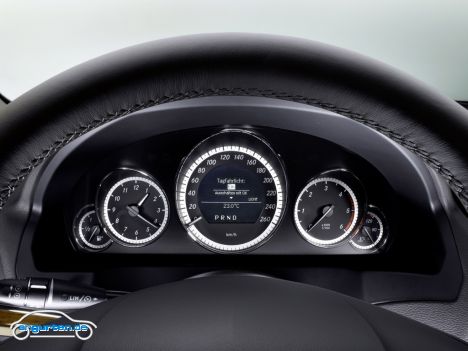 Mercedes E-Klasse Coupe - Instrumente