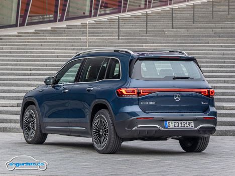 Mercedes EQB - Den Stromverbrauch gibt Mercedes mit 18,1 bis 19,4 kWh auf 100 Kilometern an. Mercedes EQB - Den Stromverbrauch gibt Mercedes mit 18,1 bis 19,4 kWh auf 100 Kilometern an.
