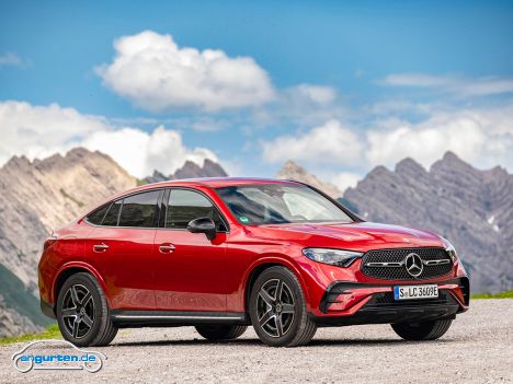 Etwa ein Jahr nach dem Marktstart der SUV-Version des GLC kommt nun im Sommer 2023 auch die Coupeform in den Handel.