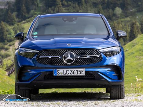Mercedes GLC Coupe (2023) - Frontansicht, blau