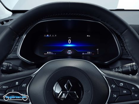 Mitsubishi ASX 2023 - Das digitale Kombiinstrument ist beim ASX nicht Serie in jeder Ausstattung. Es gibt auch ein klassisches Kombiinstrument mit einem kleinen 4,2 Zoll Bildschirm in der Mitte.