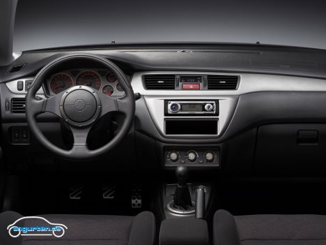 Mitsubishi Lancer, Cockpit