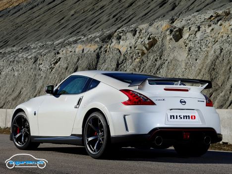 Vor allem aber ändert Nissan die Optik des 370Z stark in Richtung Rennsport.