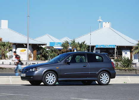 Nissan Almera - Seitenansicht