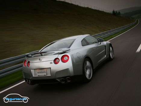 Nissan GT-R