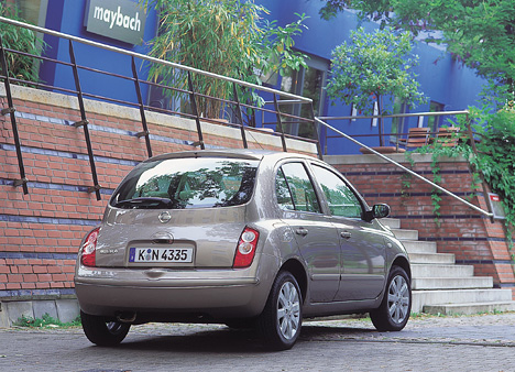 Nissan Micra - vor Maybach