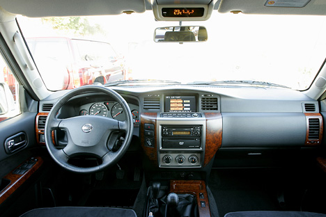 Nissan Patrol - Cockpit