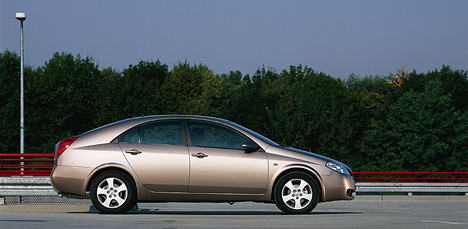 Nissan Primera - Seitenansicht