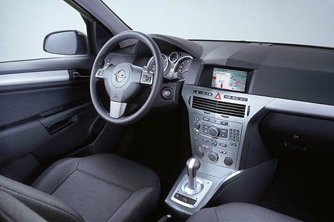 Das Cockpit des Opel Astra Caravan.
