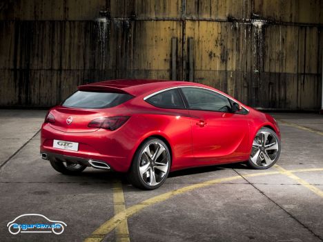 Opel GTC Paris - Heckansicht seitlich