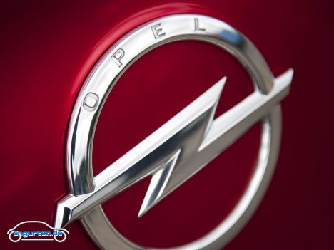 Opel GTC Paris - Opel Logo