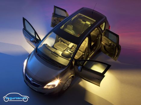Opel Meriva - mit geöffneten Türen