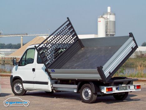 Opel Movano mit Pritschenaufbau