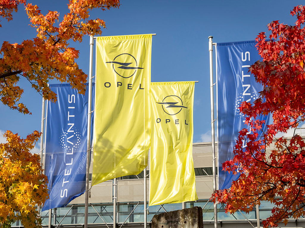  - © Opel