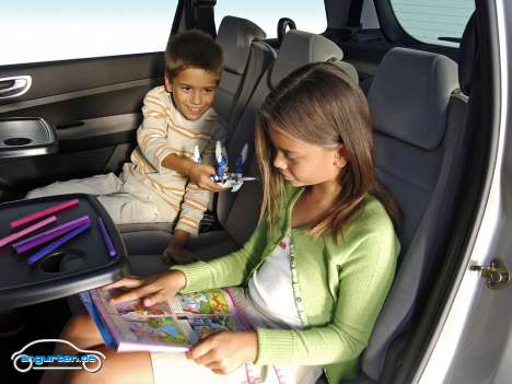 Peugeot 307 - Kinder auf der Rücksitzbank