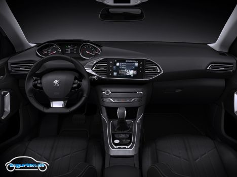 Peugeot 308 SW - Innen gibt es wie schon beim 308 puristisches Design. Wenig Knopfe haben eben auch ihren Reiz.