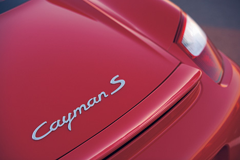 Porsche Cayman S, Schriftzug