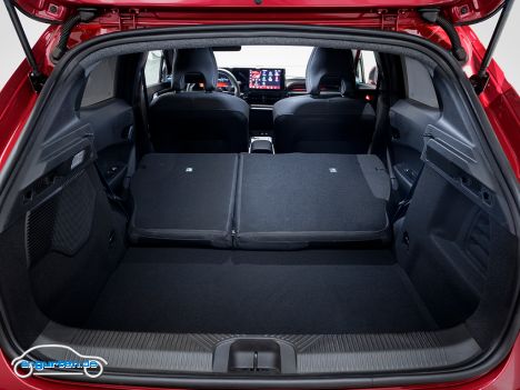 Renault Clio 2026 - Die Lehnen der Rücksitze lassen sich natürlich umlegen, erreichen aber wie bei Hatchbacks üblich keine plane Ladefläche.