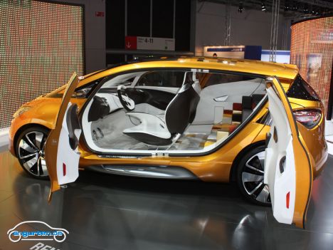 Renault R-Space - Die Studie zeichnet sich durch einen sehr breiten Einstieg aus.