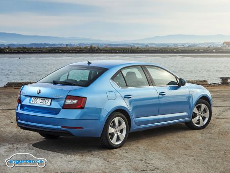 Skoda Octavia in Denim Blau Metallic - Bild 28