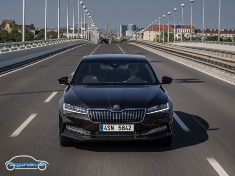 Skoda Superb Limousine Facelift 2020 - Bild 3