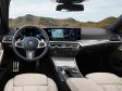 Der 3er Touring bekommt beim Facelift in allen Modellen das neue BMW OS 8 und auch den großen curved-Monitor. Das sieht cool aus …
