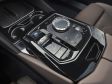 Die neue BMW 5er Limousine 2023 - Schaltung und Controller in der Mittelkonsole