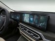 BMW i4 - Rechteckige Displays stehen dem Wagen aber gut zu Gesicht und bieten natürlich auch noch mal deutlich mehr Platz für Zusatzinfos.