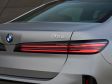 BMW i7 (2027) - Heck Detail mit den breiten Leuchten.