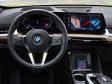 BMW iX1 - Der große curved Screen ist wie bei derzeit allen neuen BMW Modellen Serienausstattung. Analoge Instrumente gibt es nicht mehr.