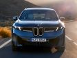 BMW iX3 (2026) - BMW-Niere schrumpft gegenüber den zuletzt teilweise riesigen Ausmaßen unverkennbar.
