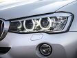BMW X3 Facelift 2014 - Die vorderen Scheinwerfer geben dem facegelifteten X3 allerdings ein deutlich jüngeres Aussehen, obwohl die Modifikationen einegtlich recht zart sind.